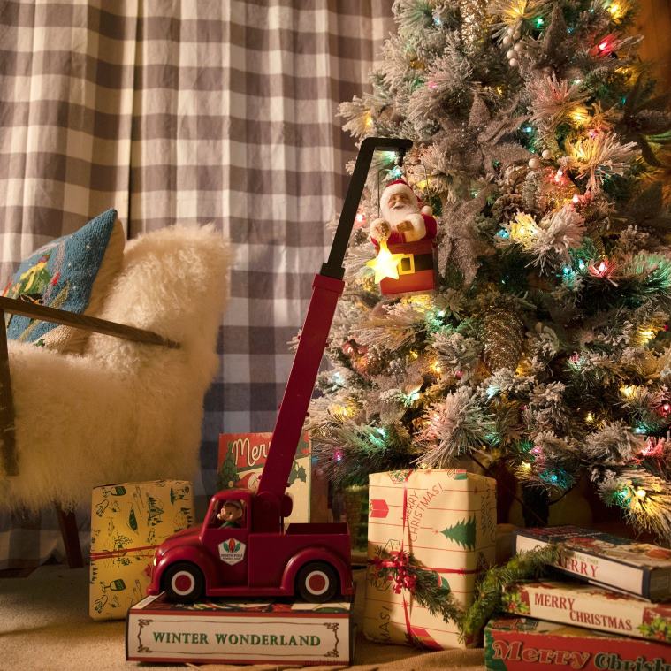 Mr. Christmas Decoration 43 Animated North Pole Lighting Crew-White Santa 0J026204